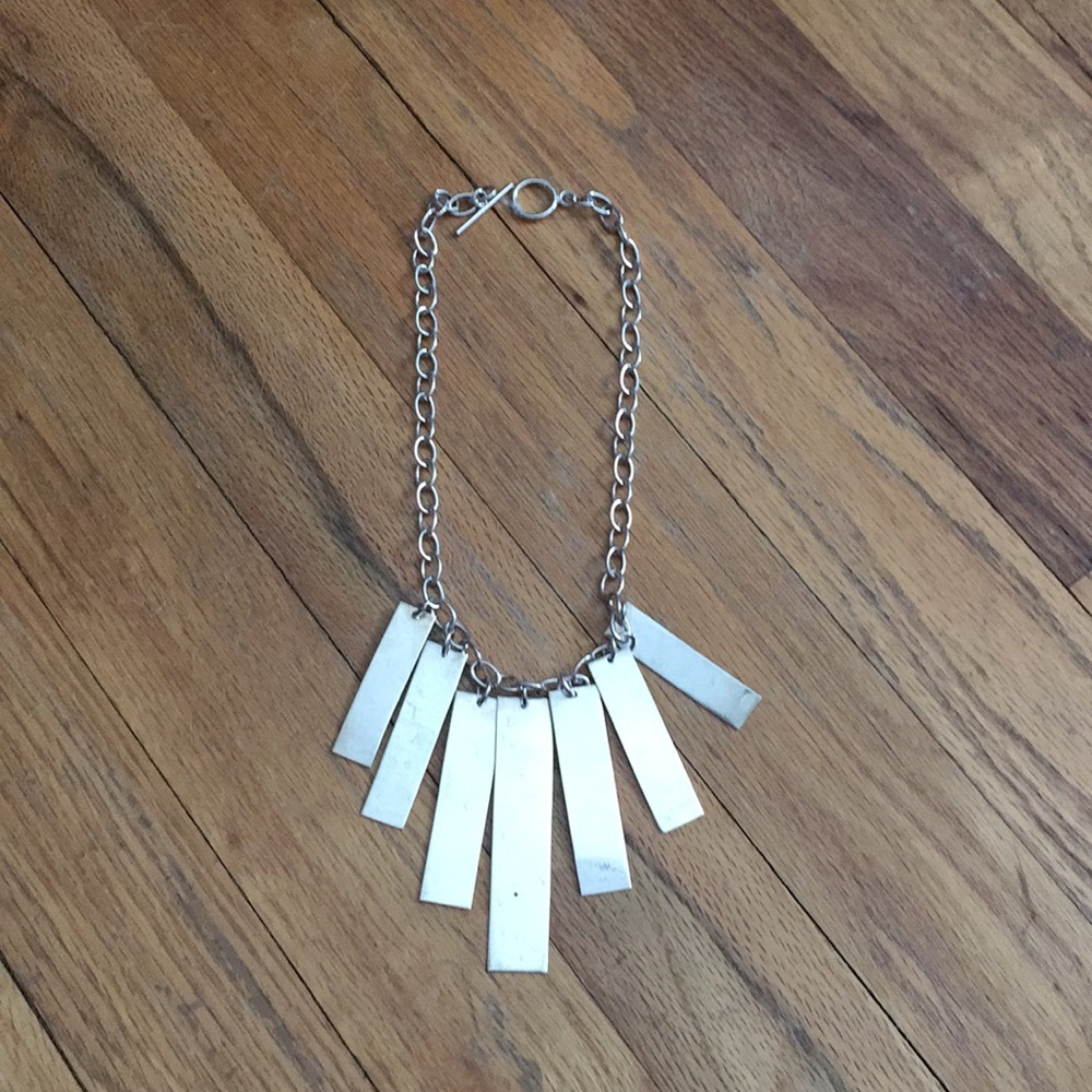 Unusual necklace 16" longest center piece is3"